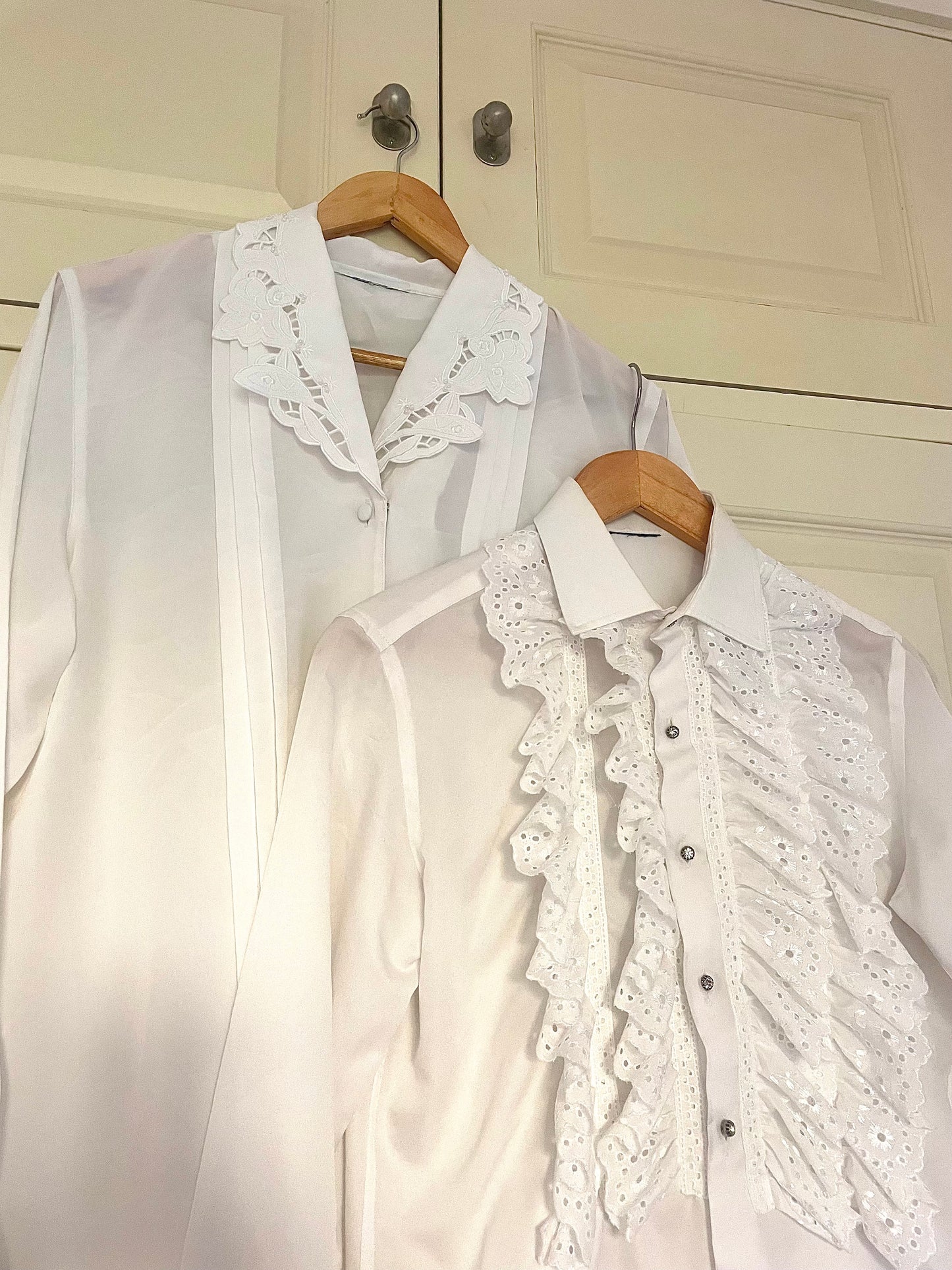 Vintage 1980/90s White Blouse with Cutwork Embroidered Collar and Pearl Bead Detail